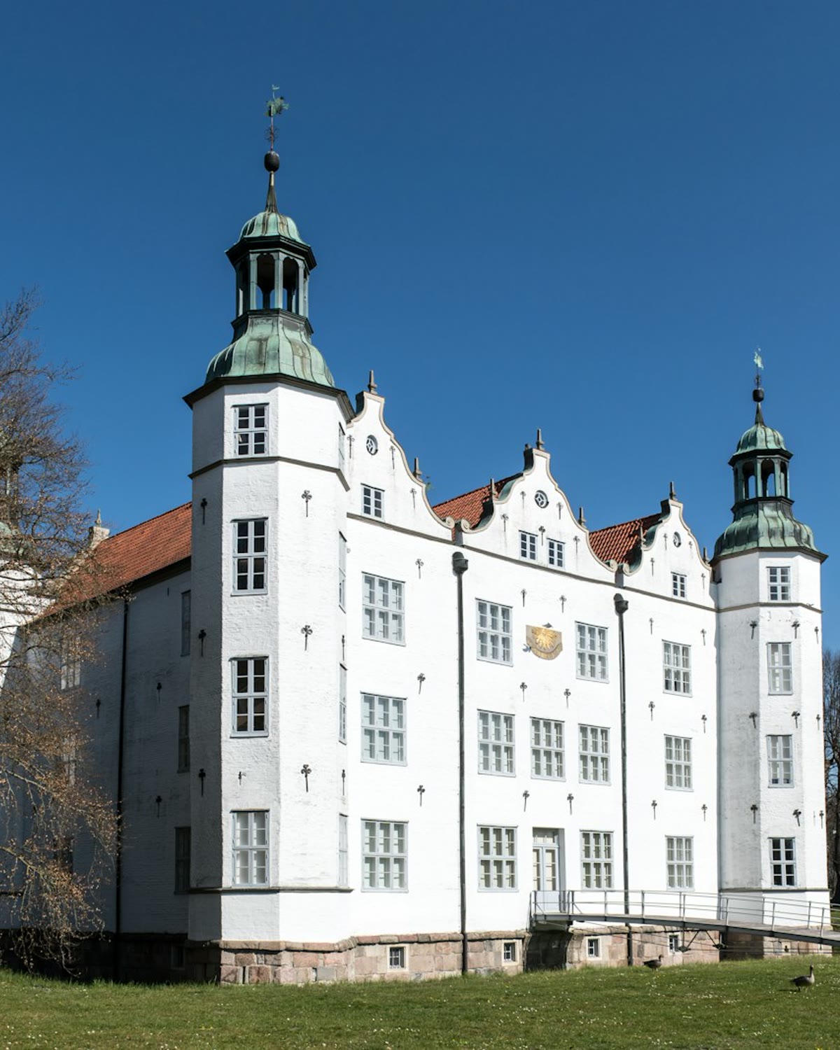 Schloss Ahrensburg bei Sonnenschein