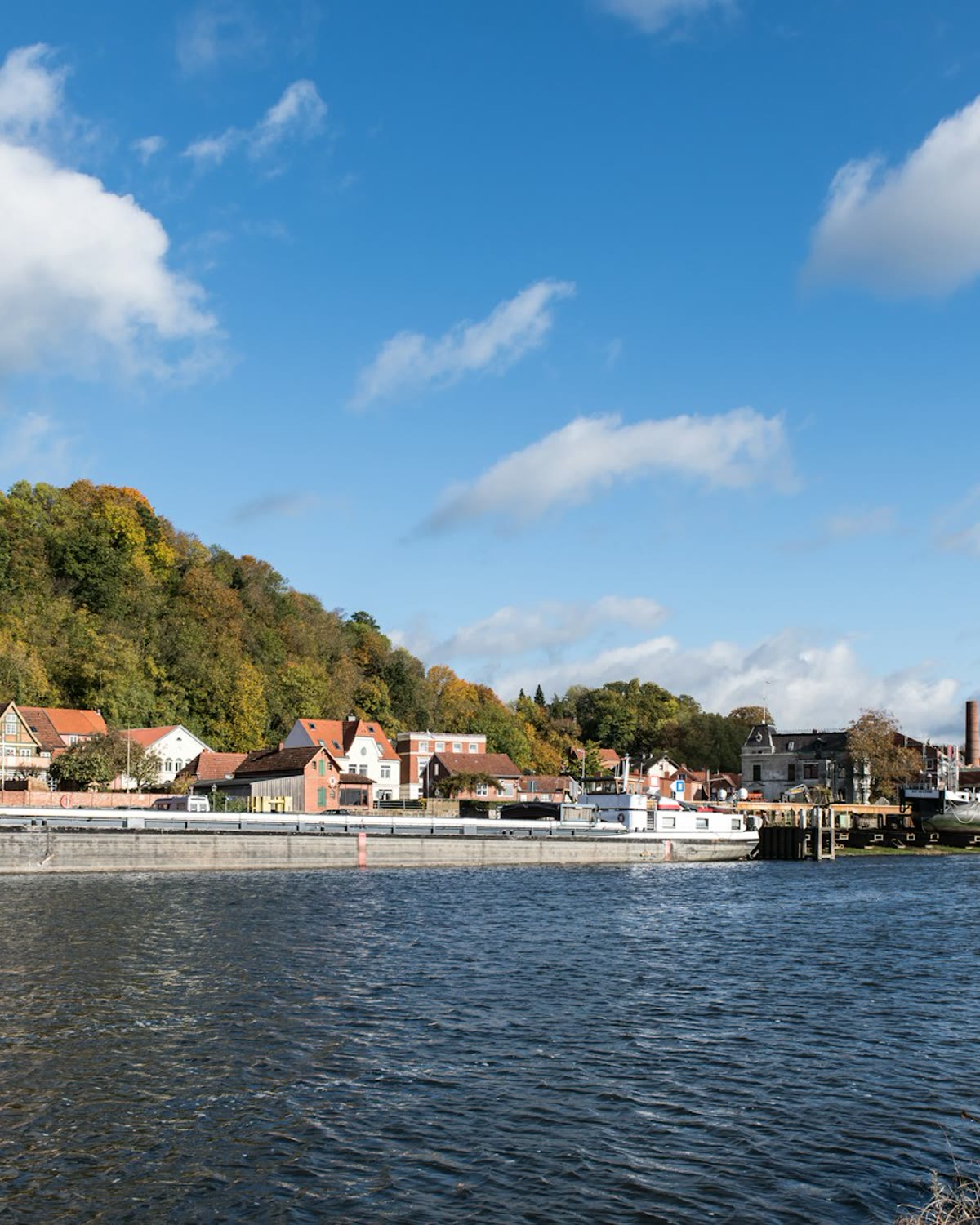 Lauenburg an der Elbe: Altstadt am Ufer im Herzogtum Lauenburg